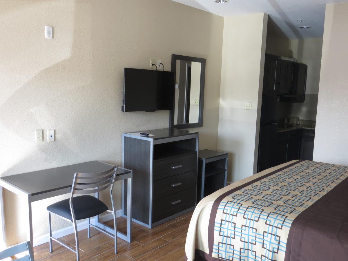 Scottish Inn & Suites Baytown Exterior photo